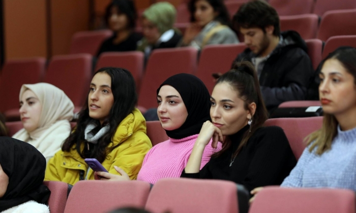 GAÜN’de Triko Örgüde Tasarım Aşamaları Söyleşisi