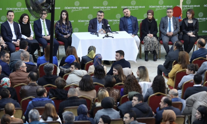 Öğretmenlere ‘ek yer değiştirme’ hakkı