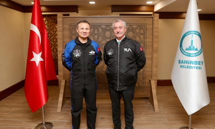 Şahinbey Alper Gezeravcı’yı Gaziantepli Öğrencilerle Buluşturdu