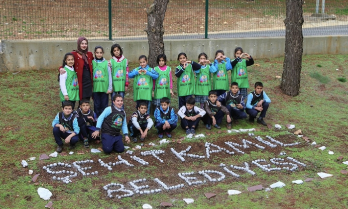 Gençlik kampında fen bilimleri dersi