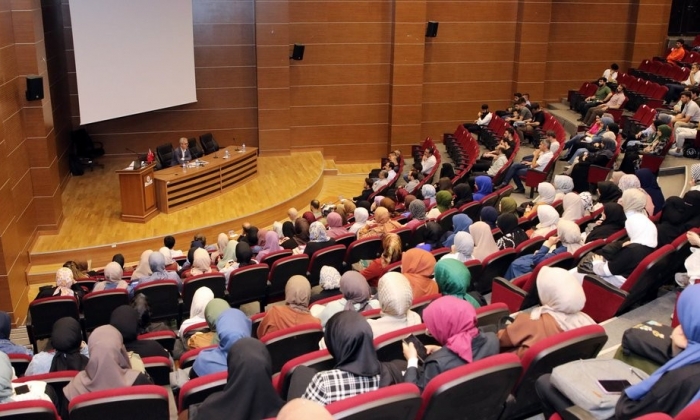 GAÜN’de Hz. Peygamber’in Örnekliği Konferansı