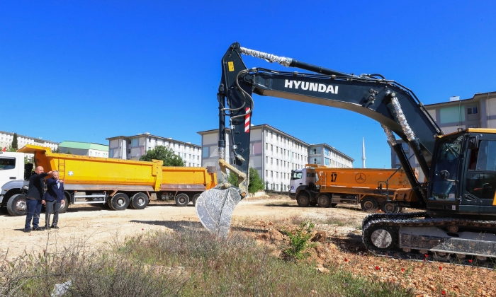GAÜN’ün Büyük Kütüphane Projesi İçin İlk Kazma Vuruldu