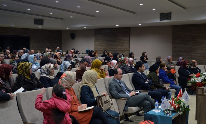 Öğretmenler yazarlarla buluştu