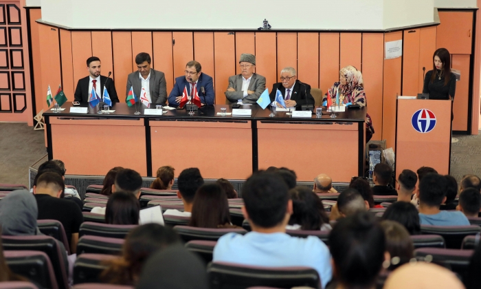 GAÜN'de 'Hürriyet'e Bir Adım'' paneli