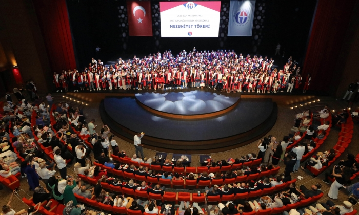 Naci Topçuoğlu MYO'da mezuniyet heyecanı