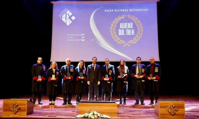 HKÜ’de başarı ödüllendirildi