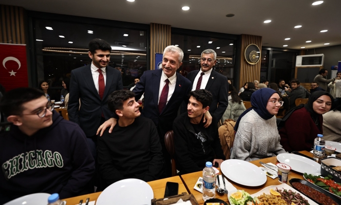 Tahmazoğlu öğrencilerle biraraya geldi