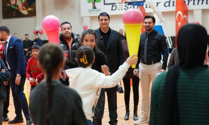 Umut Yılmaz’dan Karne Hediyesi