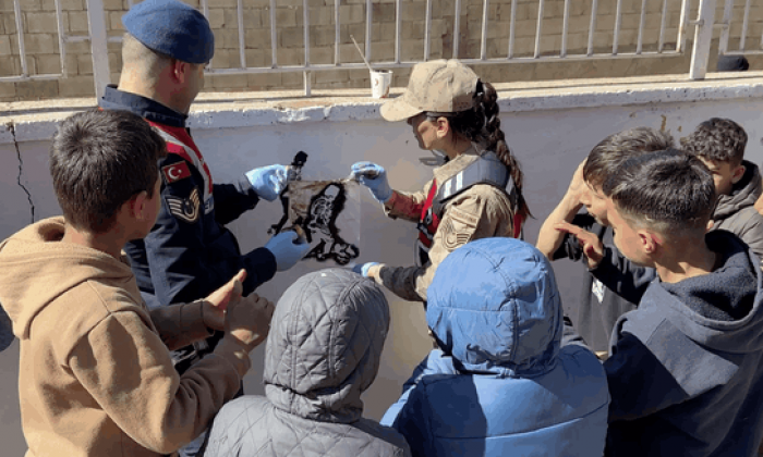 Jandarma ve Kızılay’dan öğrenci etkinliği