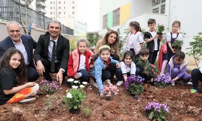 Gaziantep’te Minik Eller Toprağa Hayat Verdi