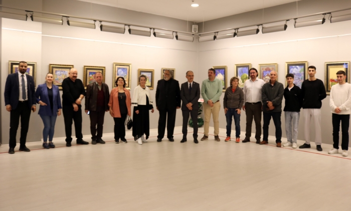 Ressam Alev Burhanoğlu SANKO Sanat Galerisi’nde Sergi Açtı