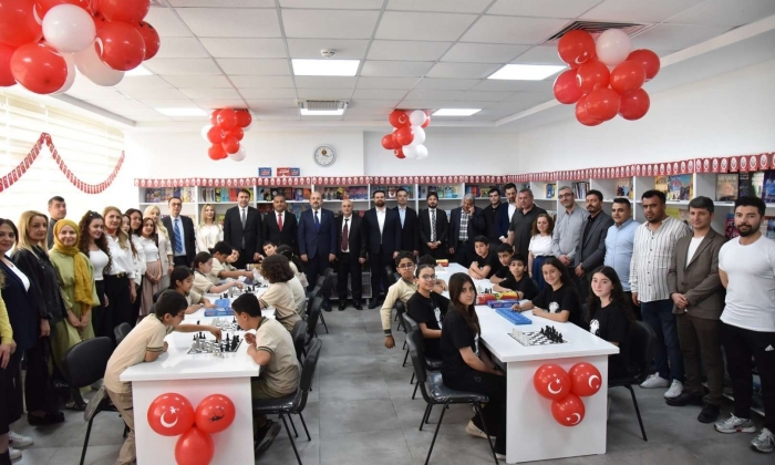 Nuriye Zekeriya Kına Ortaokulu’nda GSO Kütüphanesi Açıldı