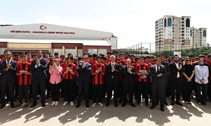 Şahinbey’den 160.000 Öğrenciye Forma