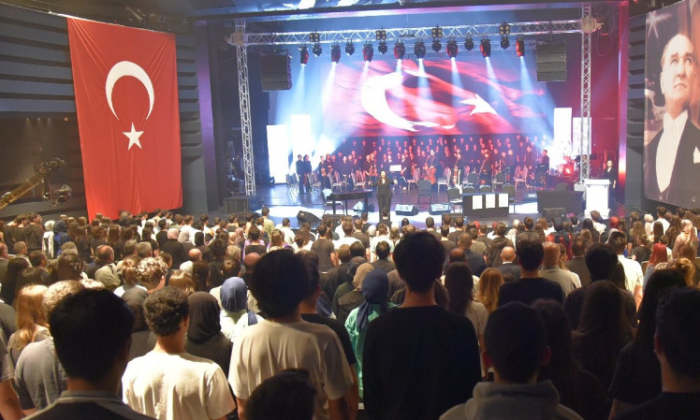 "Kim Var?" Sanat Etkinliği, ÖğrencileriSahneyle Buluşturdu