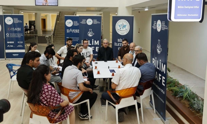 Bilim Kafe GİBTÜ’de Gençlerle Buluştu