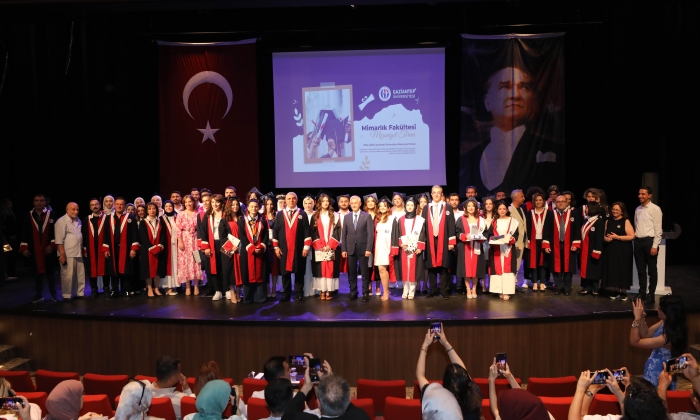 GAÜN’lü Genç Mimarların Mezuniyet Sevinci