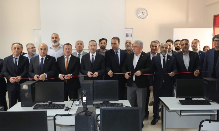 Nizip MYO’da Yeni Bilgisayar Laboratuvarı Açıldı!