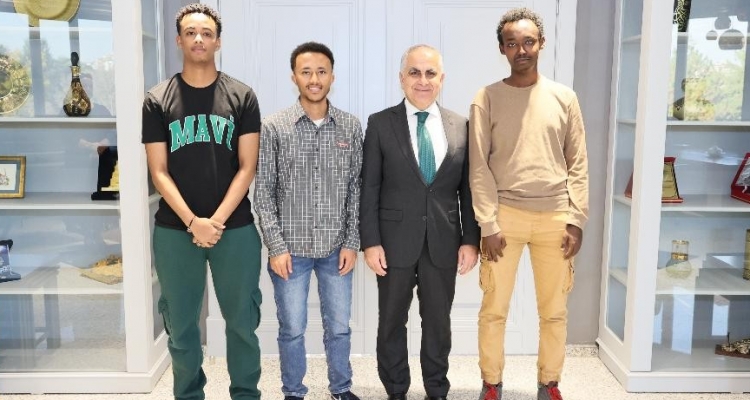 Rektör Doğan, öğrencilerle bir araya geldi!