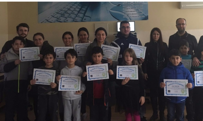 Seçkin'de öğrenci ve velileri kodlama eğitimi
