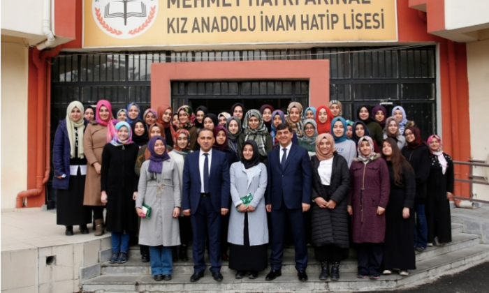 Başkan Fadıloğlu, Öğrencilerle Kariyer Günlerinde Buluştu