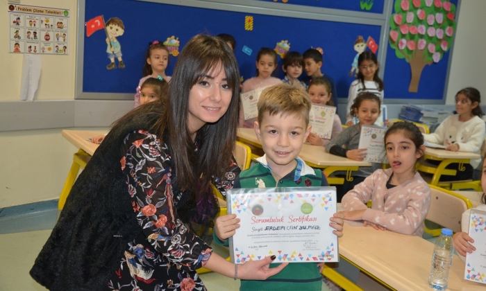 Gaziantep Kolej Vakfı’nda karne coşkusu