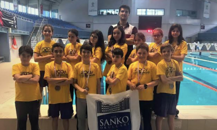 SANKO'lu küçük yüzücüler bölge şampiyonasına gidiyor