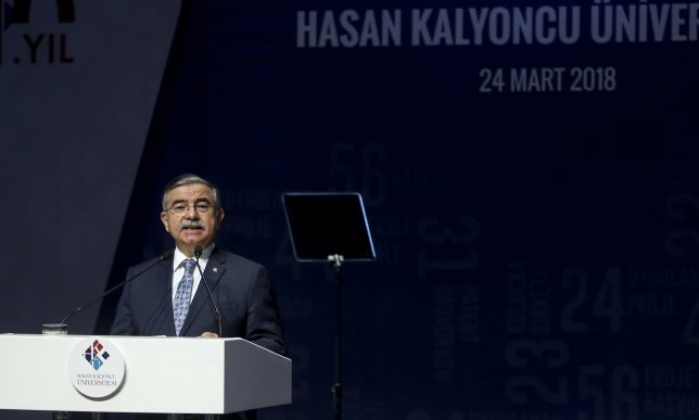 Bakan Yılmaz, HKÜ Akademik Ödül Töreni’ne katıldı