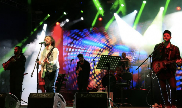 Fettah Can en güzel şarkılarını HKÜ için söyledi