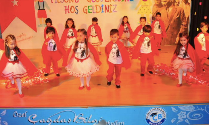 Özel Çağdaş Bilgi Okulları miniklerinin yıl sonu sergisi büyüledi