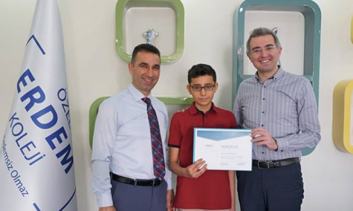 Erdem Koleji öğrencisi Türkiye birincisi oldu