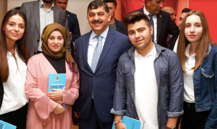 Başkan Fadıloğlu'ndan lise öğrencilerine YKS desteği
