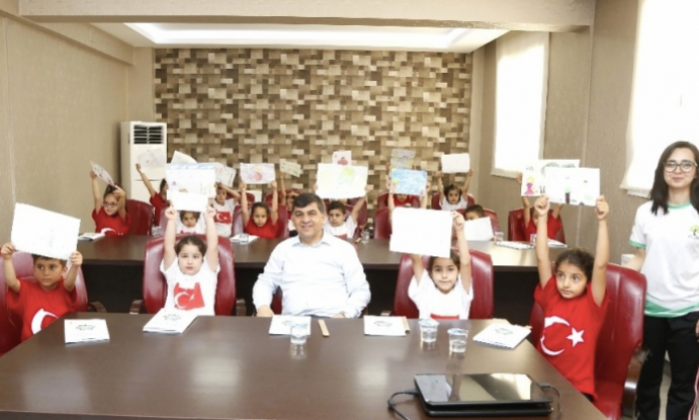 Başkan Fadıloğlu, öğrencilerle derse katıldı