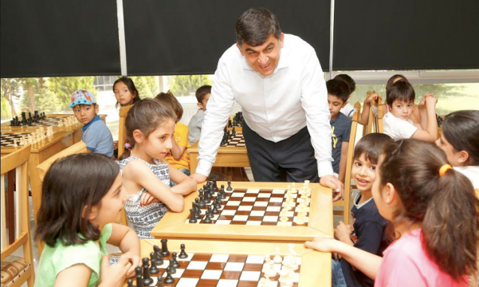 Şehitkamil Belediyesi satranç öğretiyor