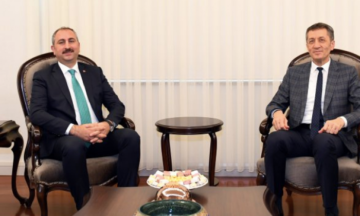Adalet Bakanı Gül, Bakan Selçuk’u ziyaret etti