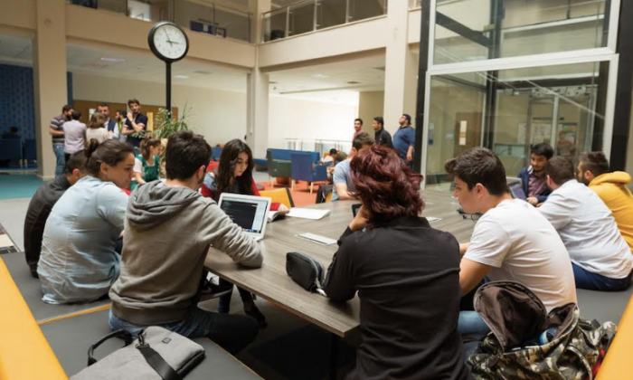 Mezunları en hızlı iş bulan üniversiteler açıklandı