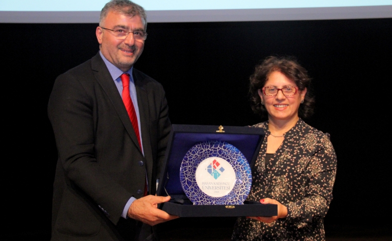 Türkiye’nin En Kapsamlı Sempozyumu: “Travmadan İyileşmeye” HKÜ’ de Düzenlendi