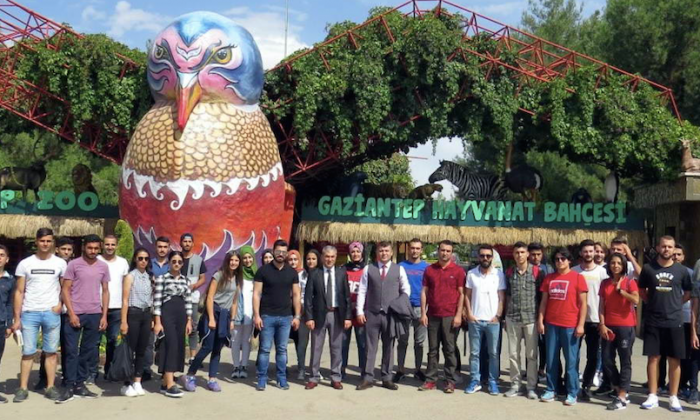 GAÜN'lü öğrenciler Gaziantep'i geziyor