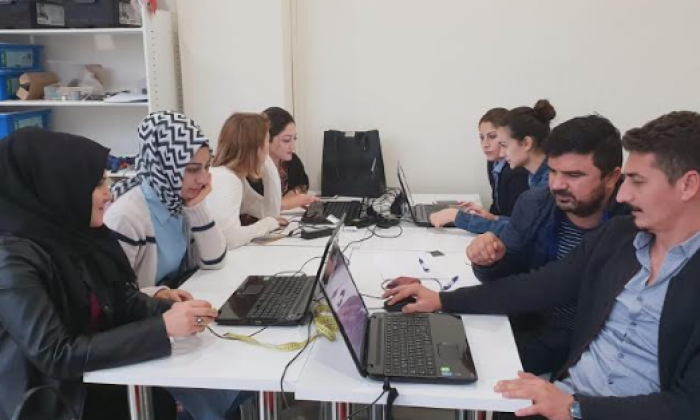 Öğretmenlere robotik kodlama eğitimi