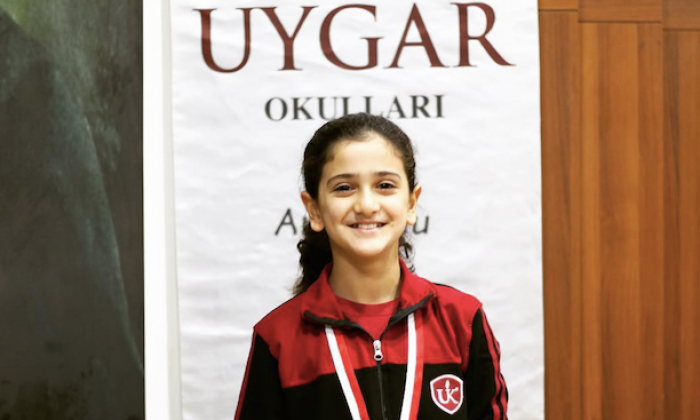 Uygar Koleji öğrencisinden yüzme başarısı