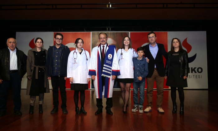 SANKOLU doktor adayları beyaz önlük giydi