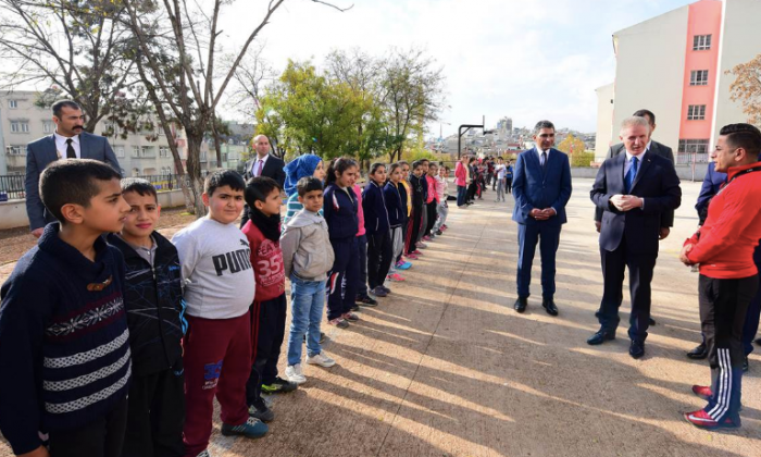 Vali Gül: Okullarımız sanat ve sporla zenginleşecek