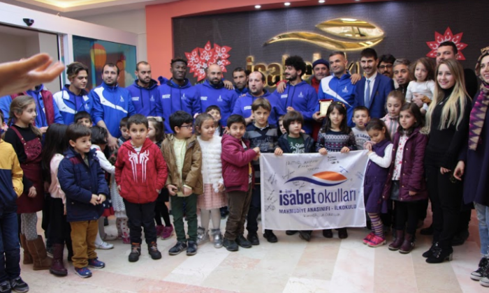 Özel Mahmudiye İsabet İlkokulu'nda ampute futbol konuşuldu