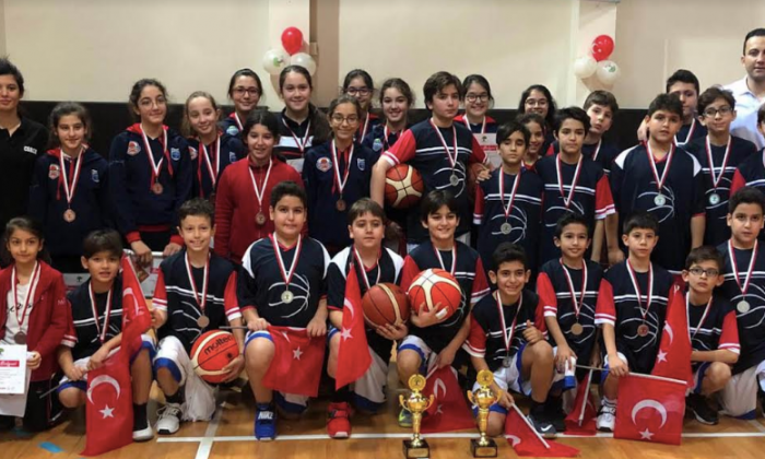 Kurtuluş Kupasında SANKO Okulları iki kupa aldı