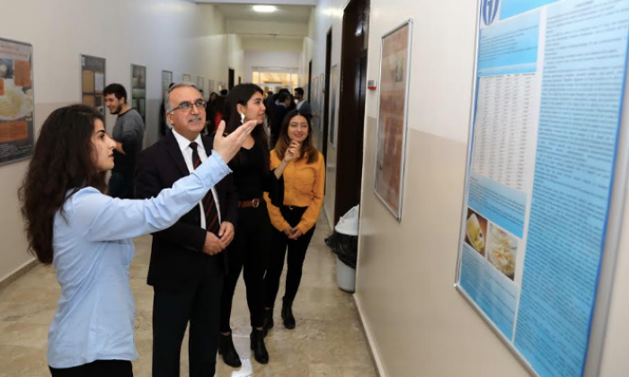 Öğrenciler çalışmalarını sergiledi