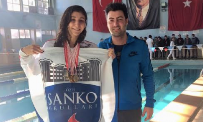 SANKO Okulları yüzücüsü Deniz Ay il birincisi oldu