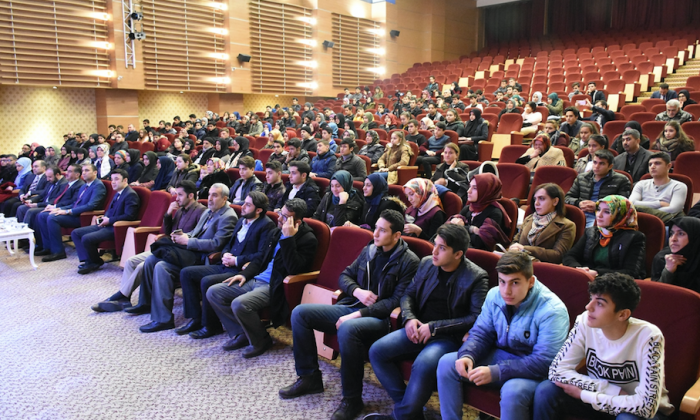 Umre'ye gönderilecek öğrenciler bilgilendirildi