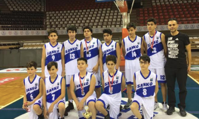 SANKO Okulları Yıldız Erkek Basketbol Takımı il ikincisi oldu