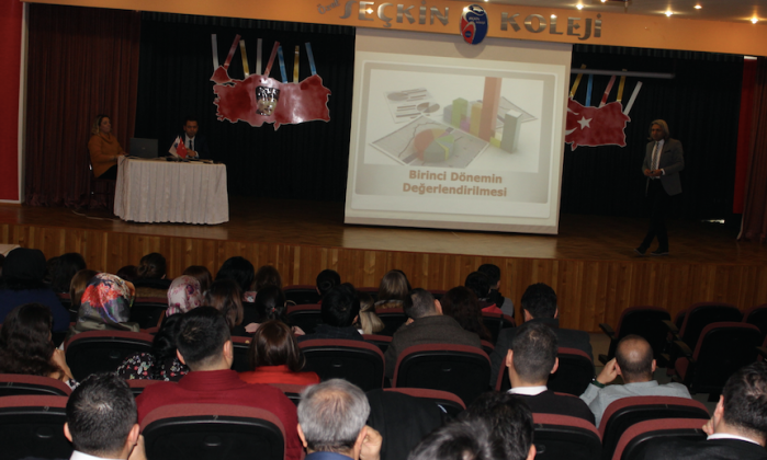 Seçkin Koleji'nde öğretmenler kurulu toplandı