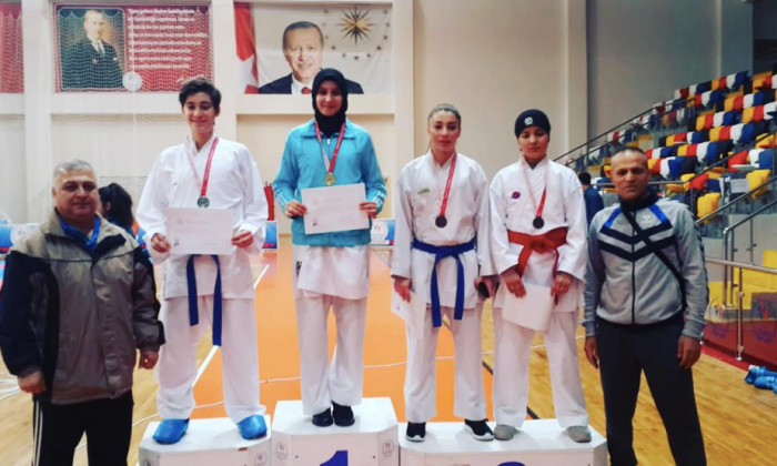 Erdem Koleji şampiyonluğa doymuyor