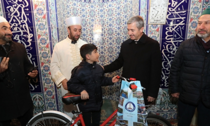 Camiye giden öğrencilere ödül